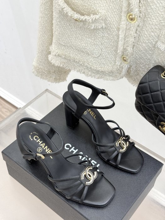 Босоніжки фото 3