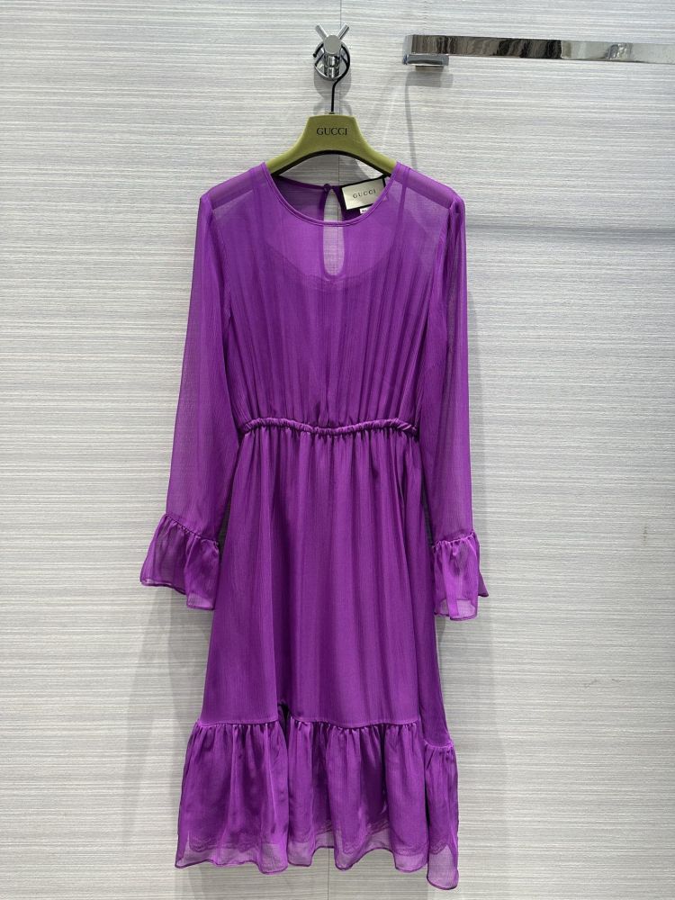 Элегантное фиолетовое платье