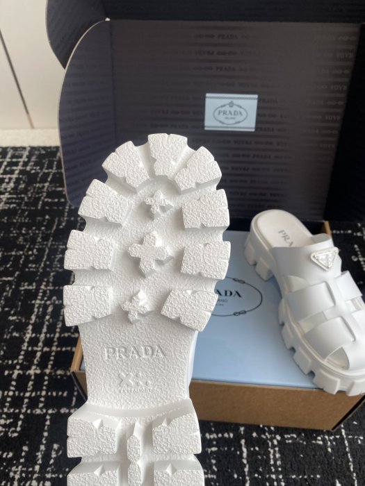 Босоножки фото 9