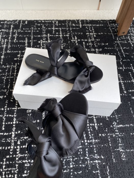 Босоножки фото 6