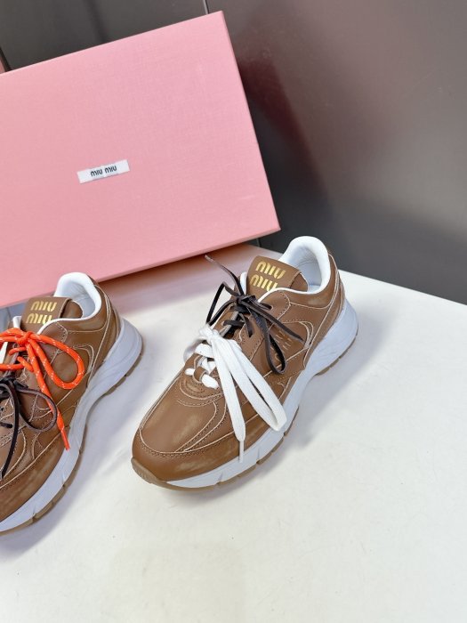 Кроссовки женские фото 3