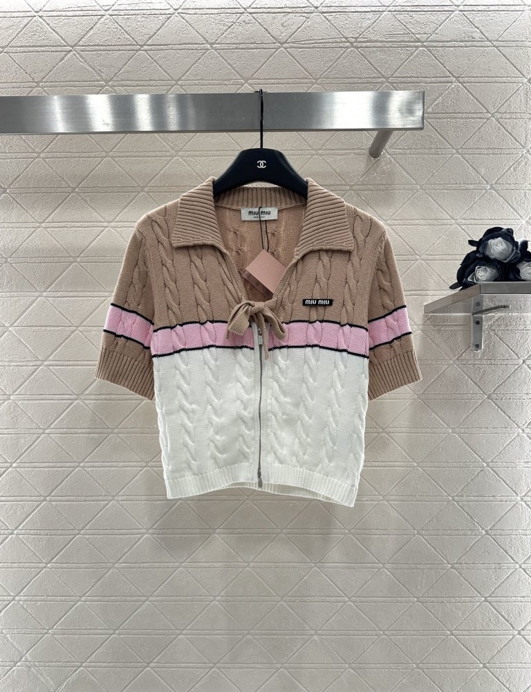 Кофта жіноча