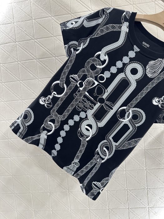 T-shirt women's фото 5