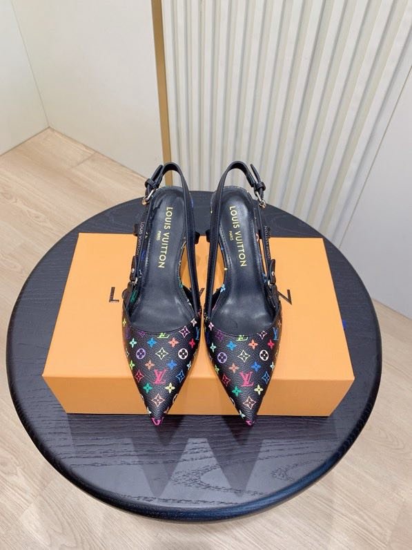 Босоножки фото 4