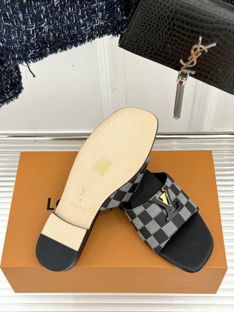 Шлепанцы женские фото 9