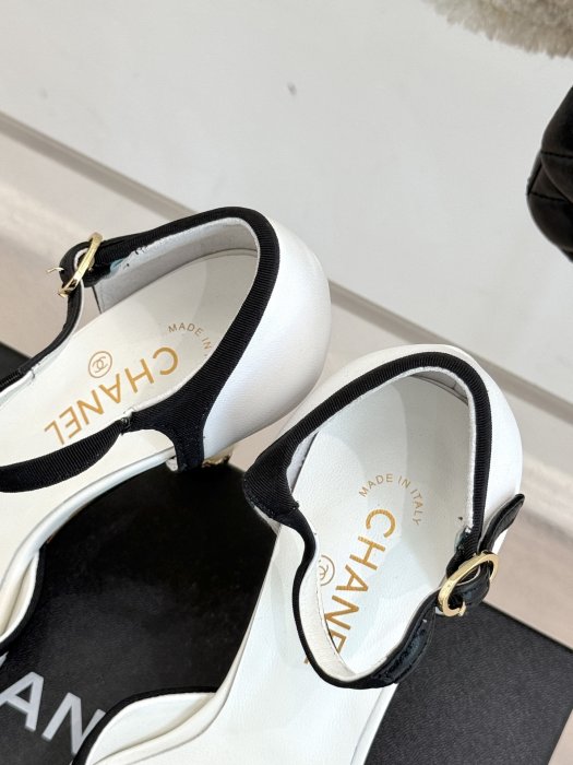 Босоножки фото 8