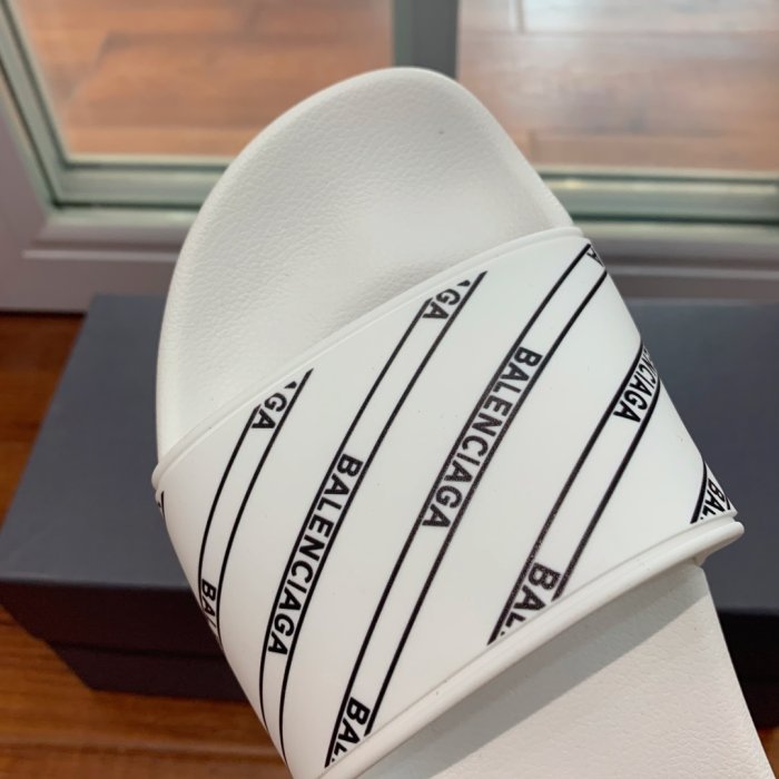 Шлепанцы фото 8