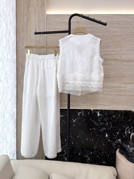 Costume female фото 2