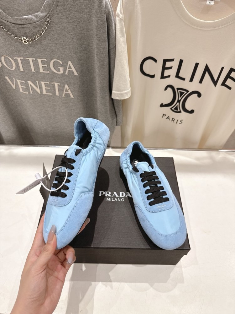 Кросівки жіночі фото 3