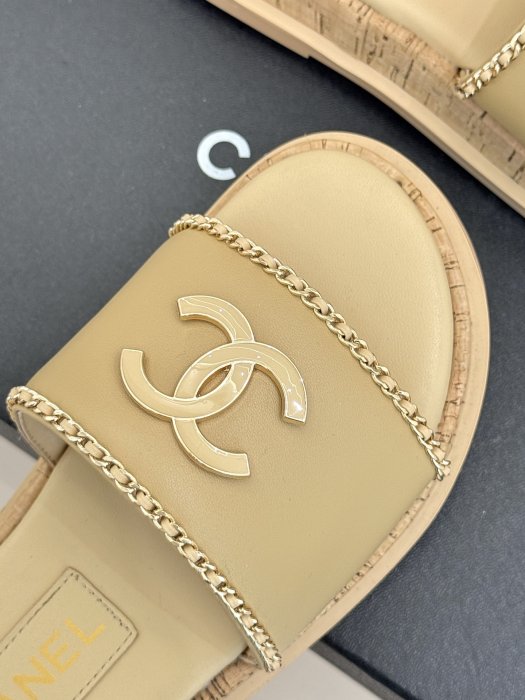 Шлепанцы фото 7