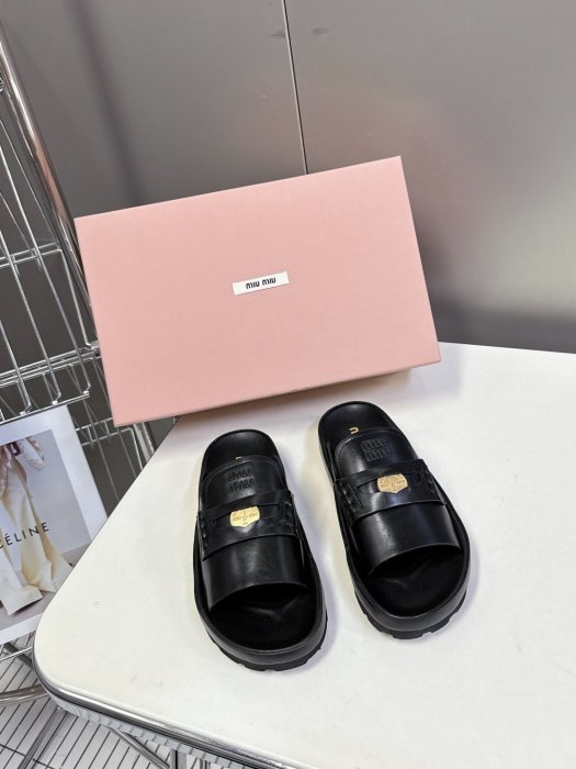 Шлепанцы женские