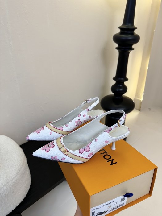 Босоножки фото 5