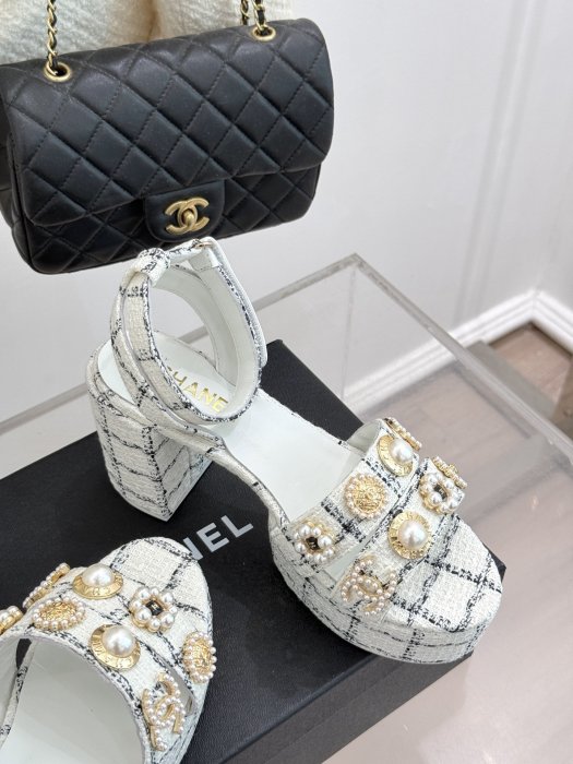 Босоножки фото 5