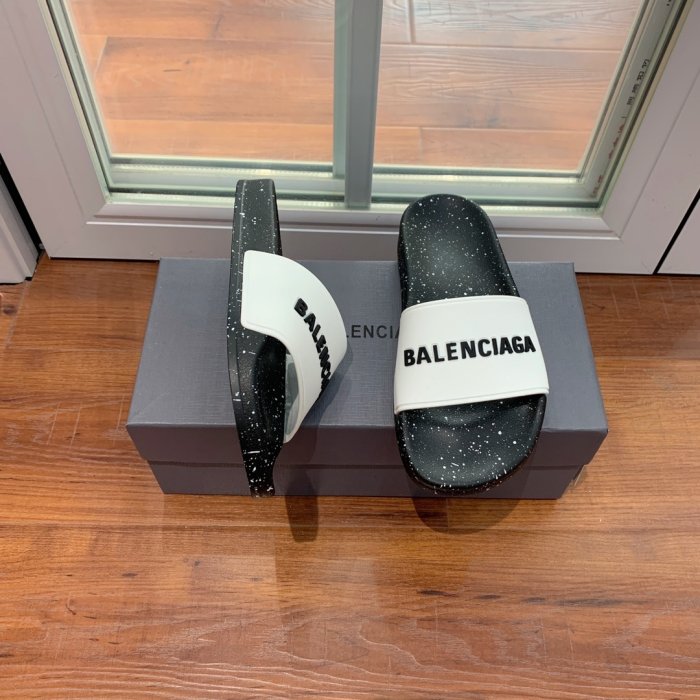 Шлепанцы фото 2