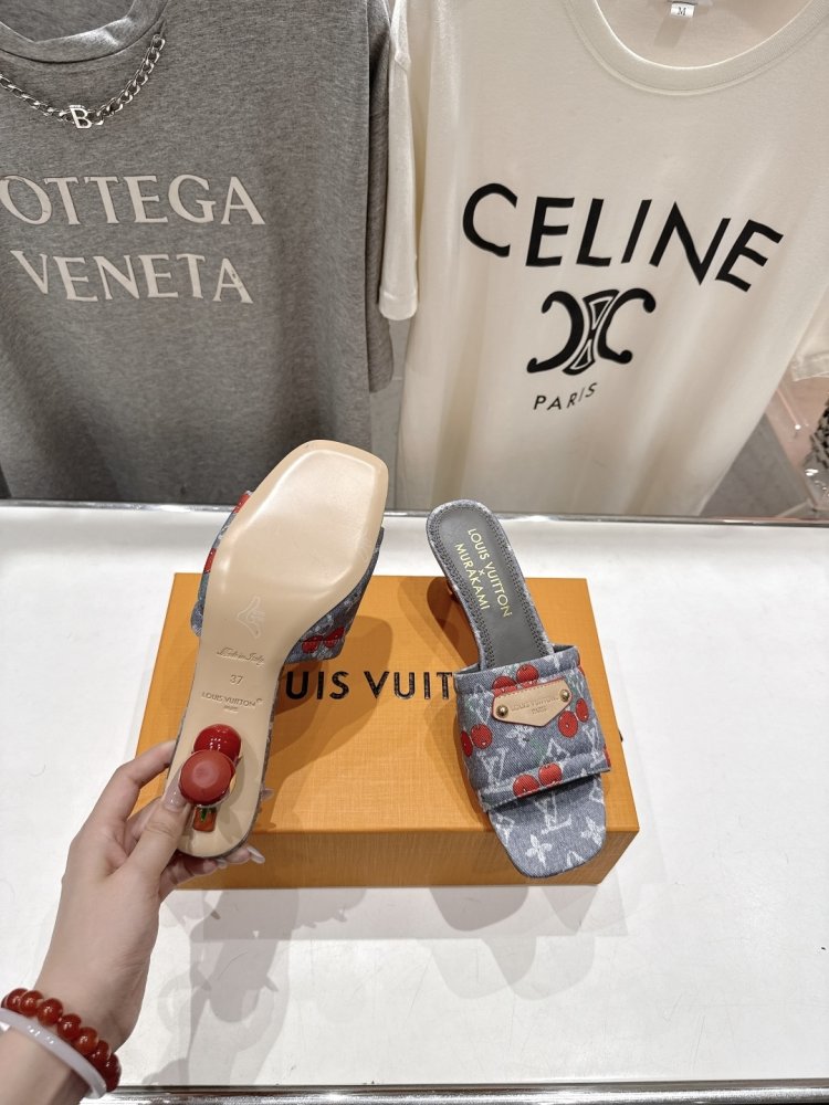 Босоножки фото 9