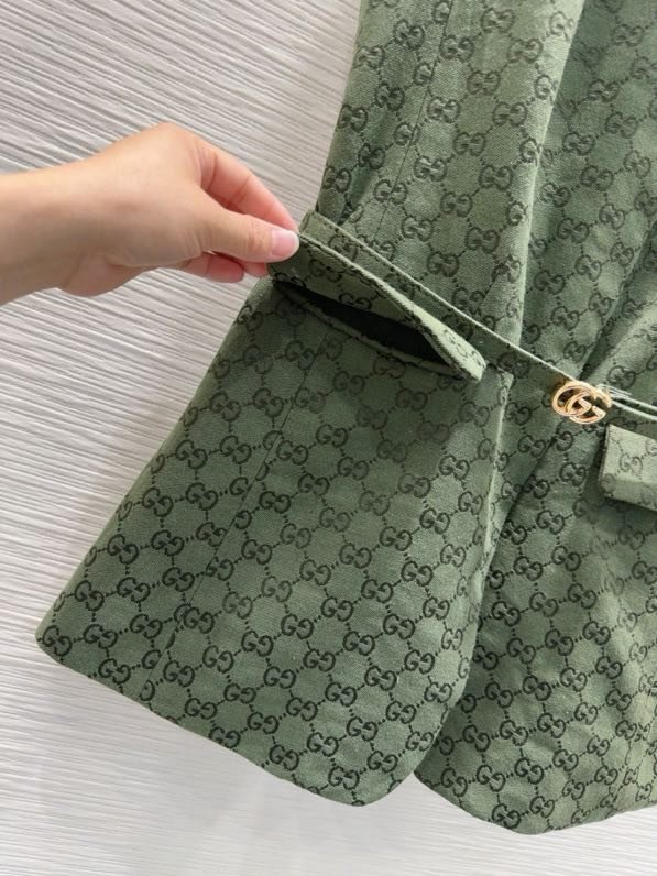 Піджак жіночий без рукавів фото 3