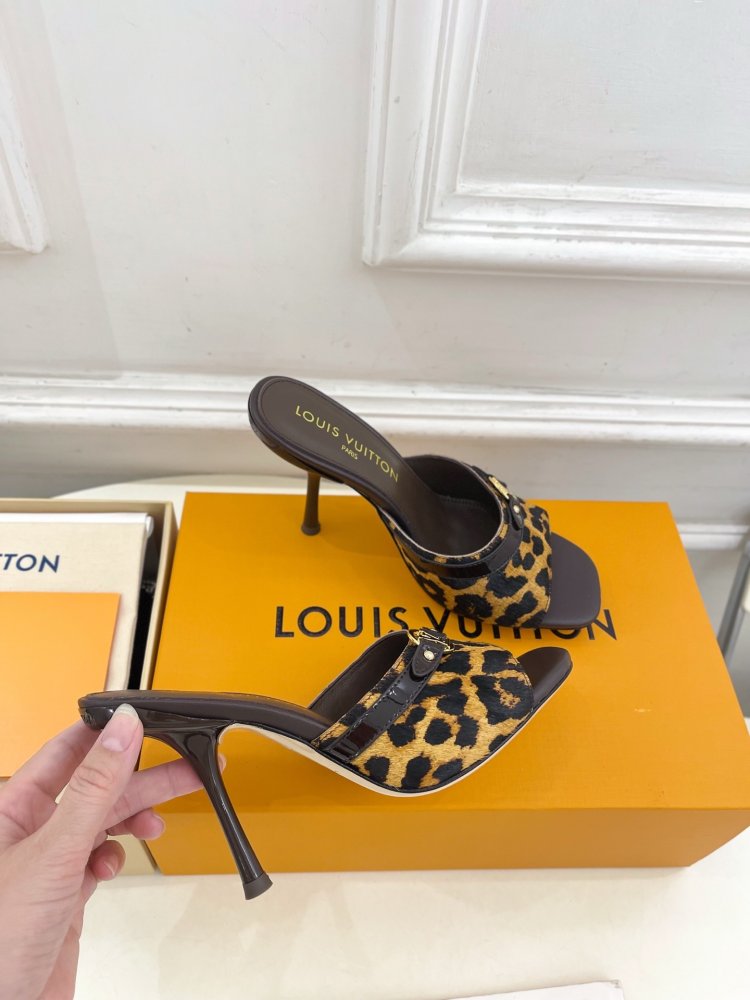 Босоножки фото 4