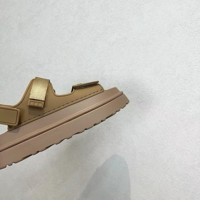 Сандалі фото 5