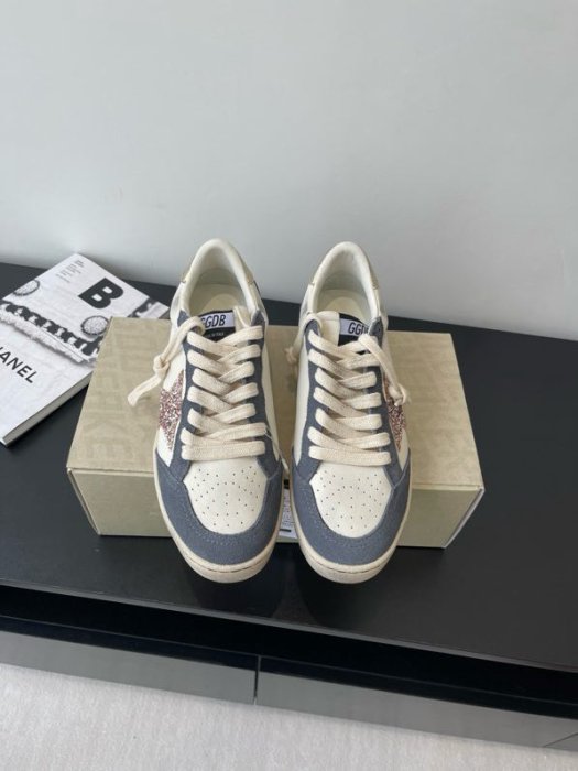 Кроссовки женские фото 6