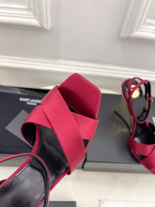 Босоножки фото 7