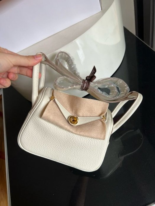 A bag women's Hermes Mini Lindy 19 cm фото 4