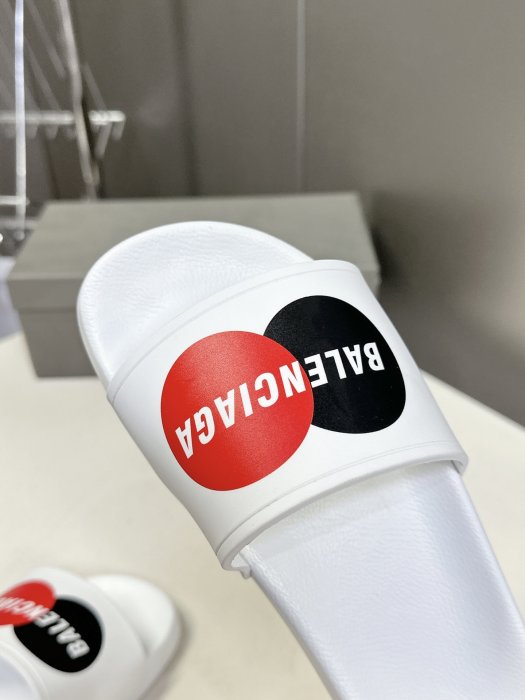 Шлепанцы фото 7