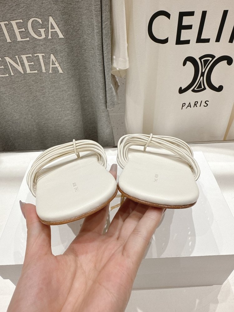 Шлепанцы женские фото 8