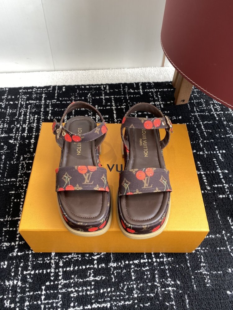 Сандалии женские