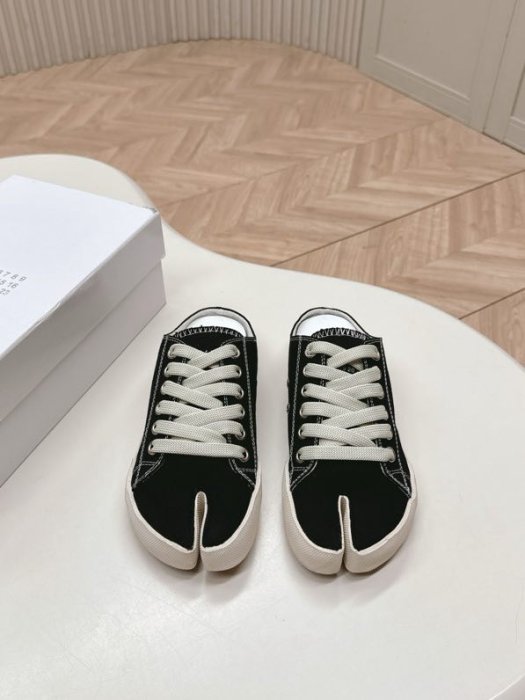 Кеди мюли з роздвоєним носком фото 5