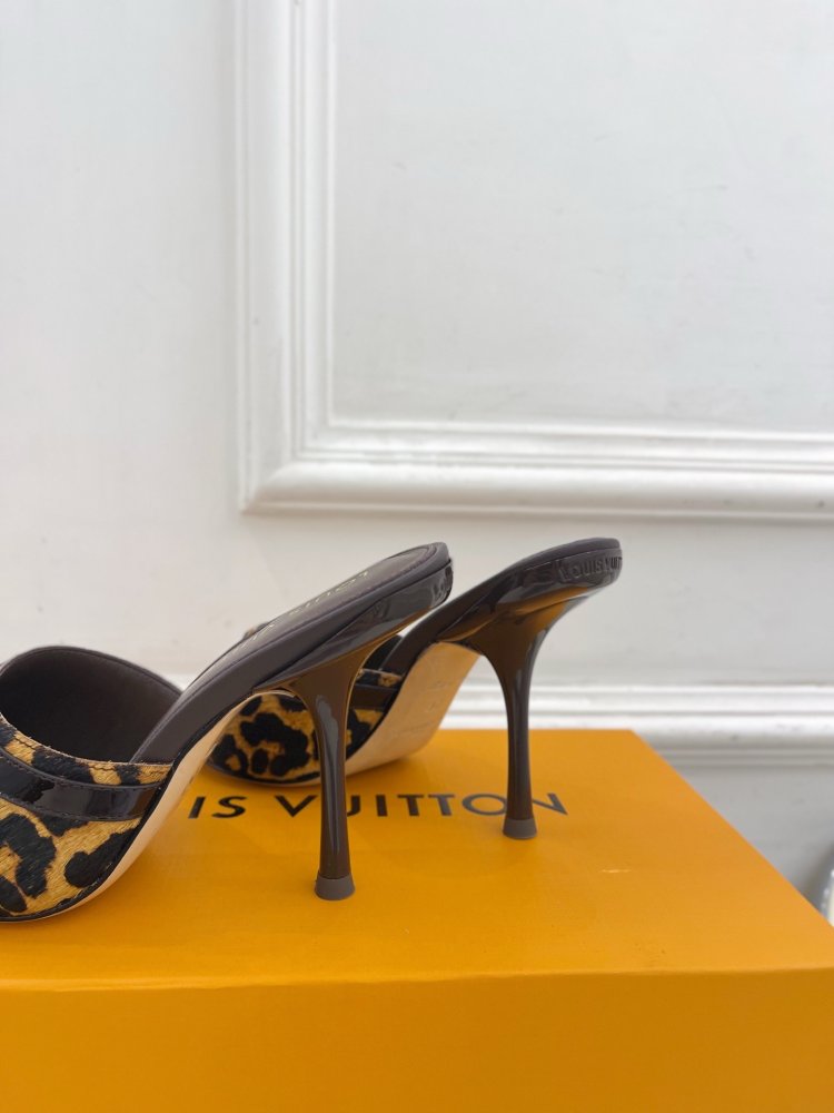 Босоножки фото 7