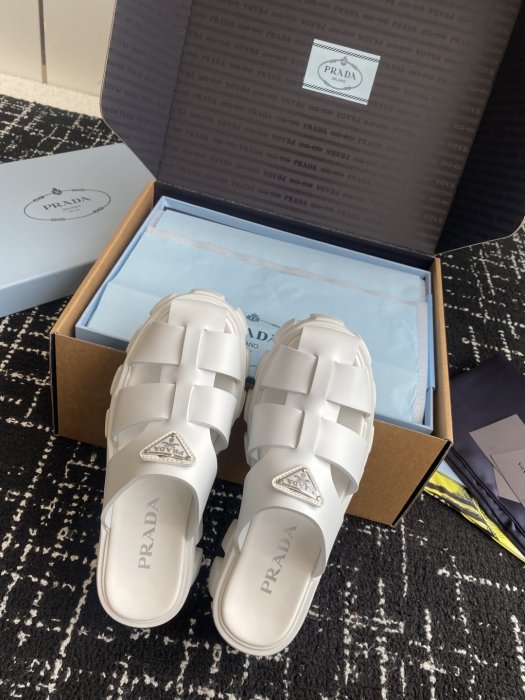 Босоножки фото 4