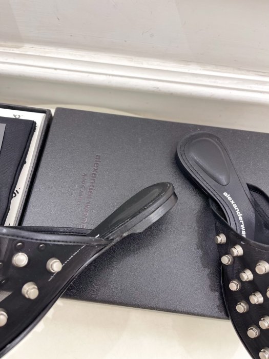 Шлепанцы женские фото 8