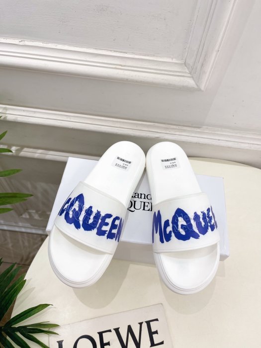 Шльопанці жіночі