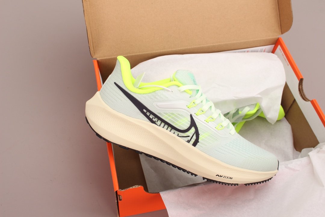 Sneakers Air Zoom Pegasus 39 Barely Green Volt - DH4071-301 фото 9