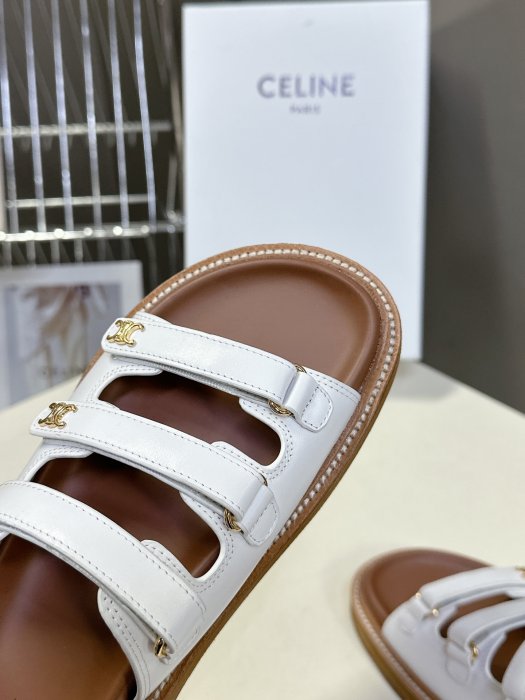 Шлепанцы фото 8