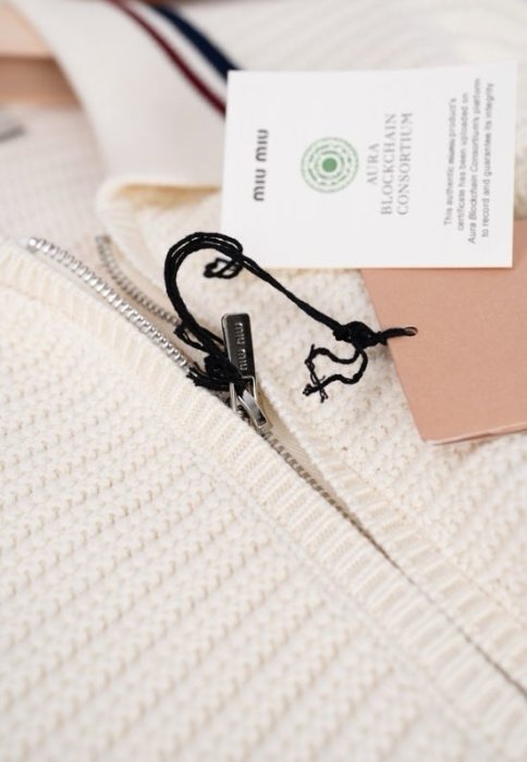 Blouse on lightning фото 5