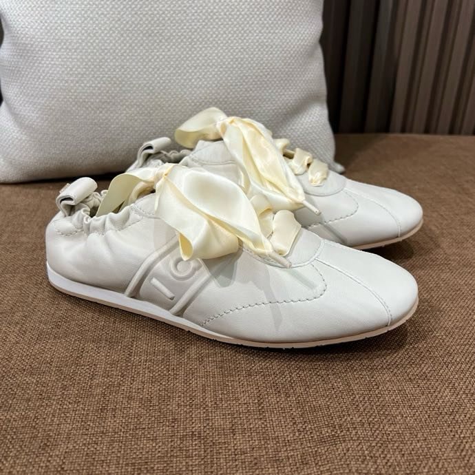 Кросівки жіночі фото 6