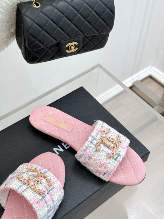 Шлепанцы женские фото 5