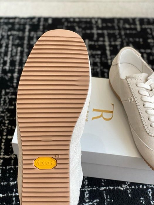 Кросівки фото 9