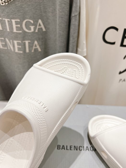 Шлепанцы фото 7