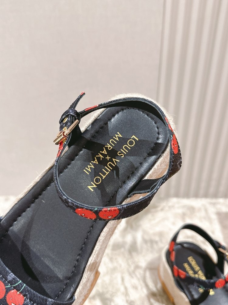 Сандалии женские фото 4