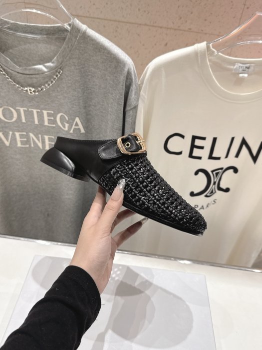 Шльопанці жіночі фото 5