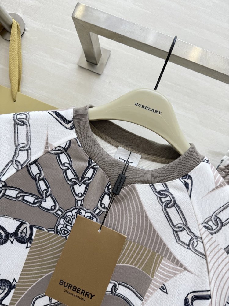 Костюм женский фото 3