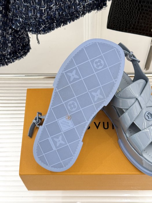 Сандалии женские фото 9