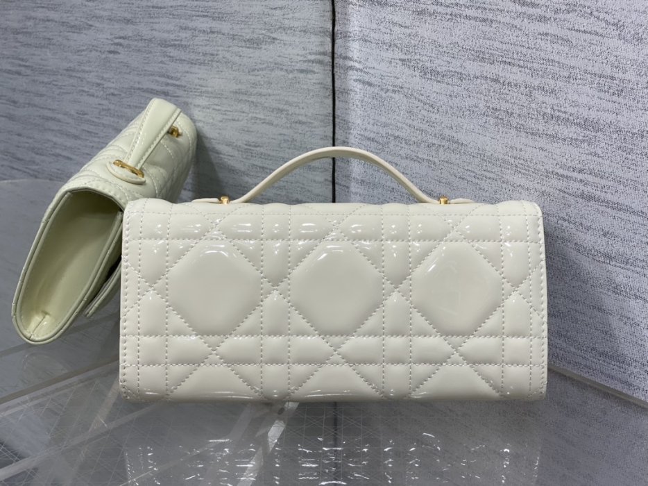 Сумка Miss Caro 24 см фото 4