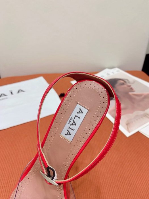 Босоножки фото 8