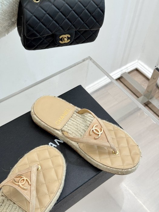 Шлепанцы женские фото 5