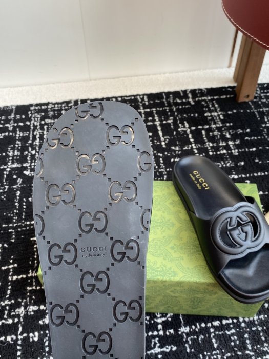 Шлепанцы фото 9