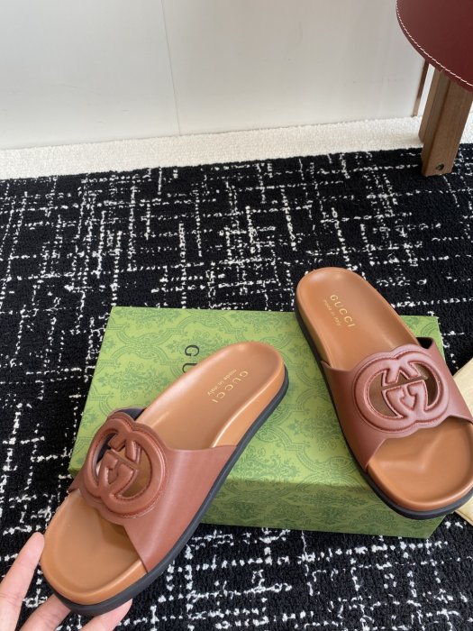 Шлепанцы фото 7