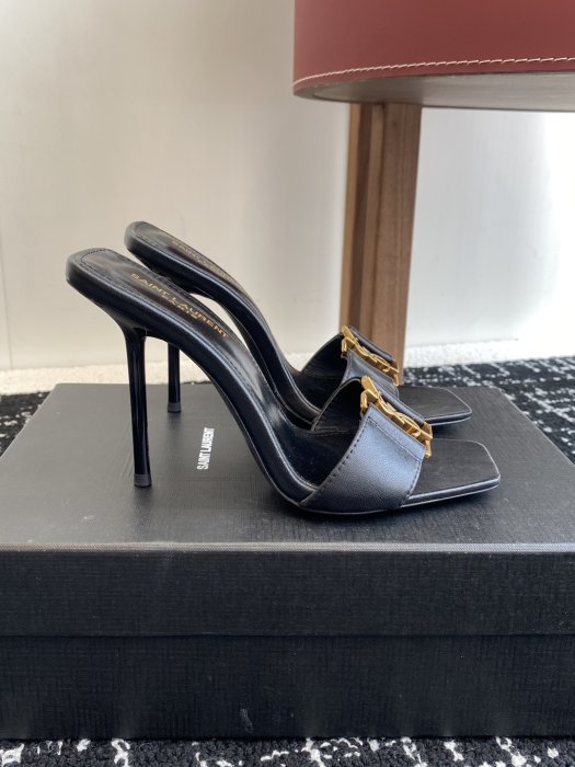 Босоножки фото 2